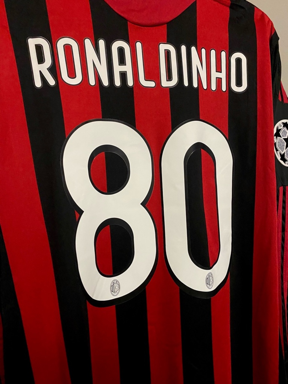 Vintage AC Milan 2009/2010 Ronaldinho UCL home red and black soccer jersey - Picture 6 of 6